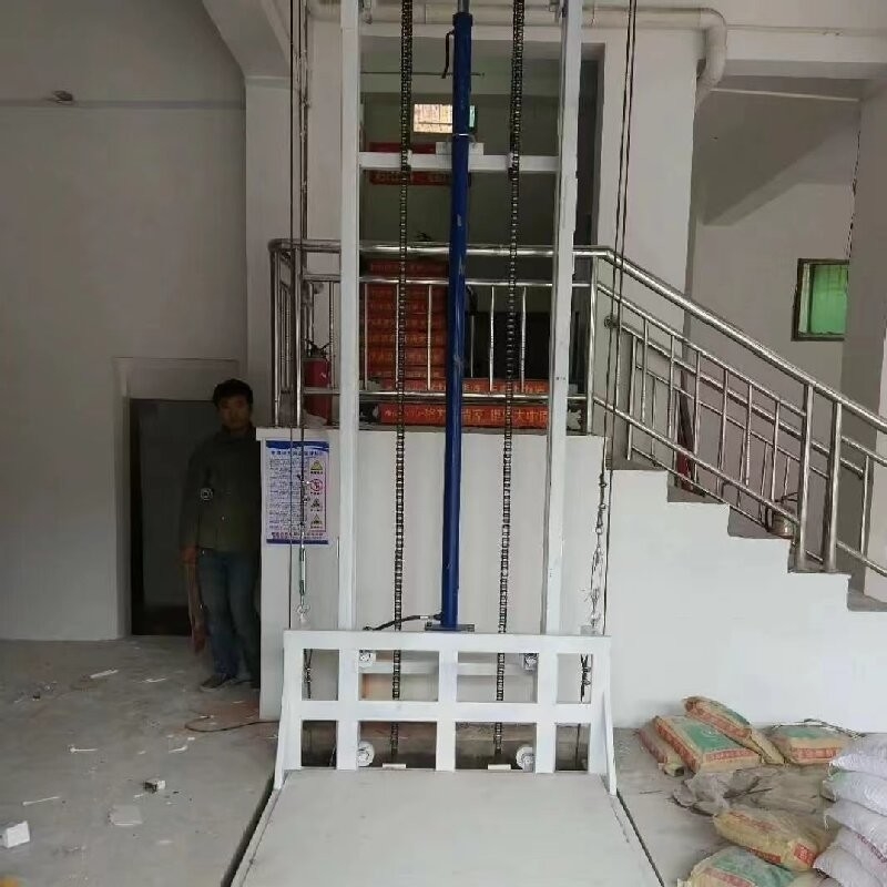 Hydraulic Cargo Lift Platform With Safety Interlock And PLC Control 1-12 Meters Lifting Height